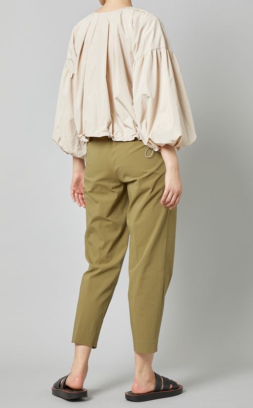 ボリュームギャザーノーカラーブルゾン