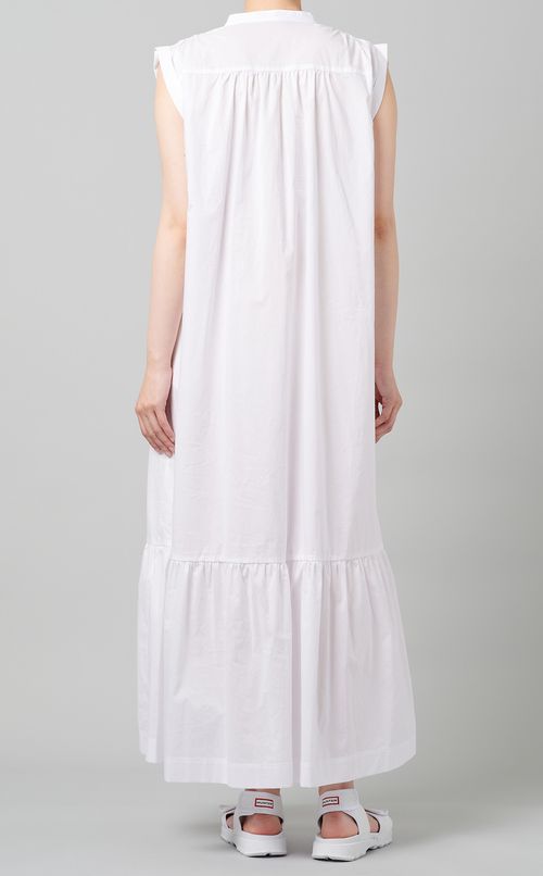 フラワーエンブロイダリーワンピース