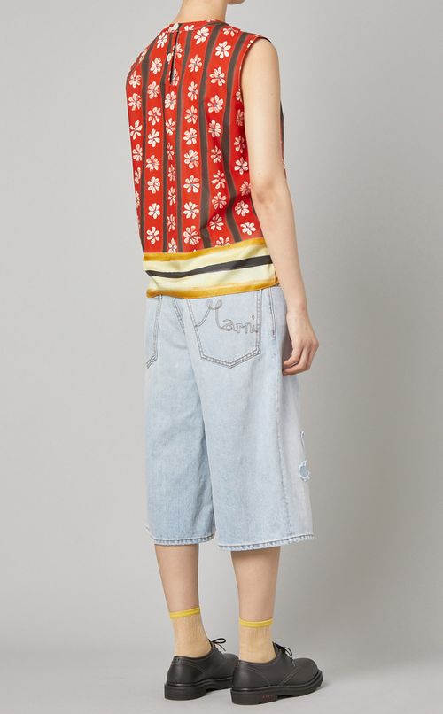 フラワープリントノースリーブブラウス