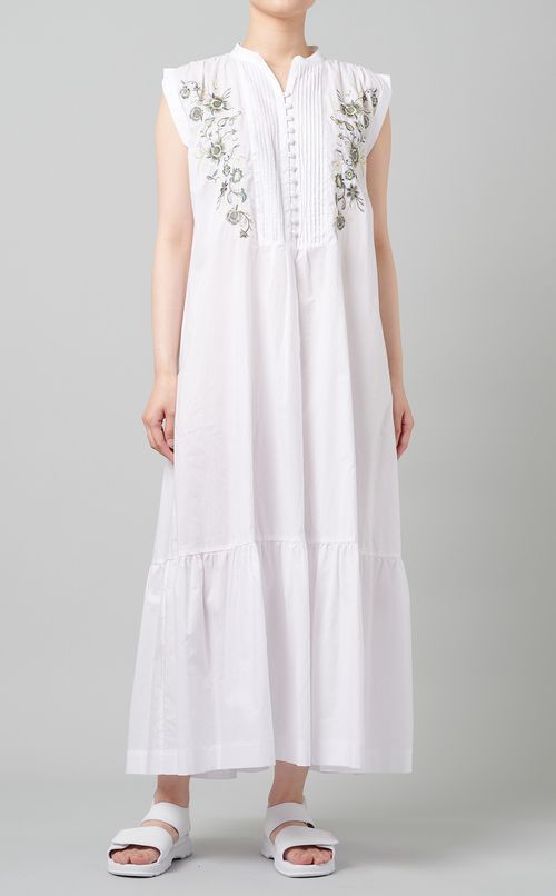 フラワーエンブロイダリーワンピース