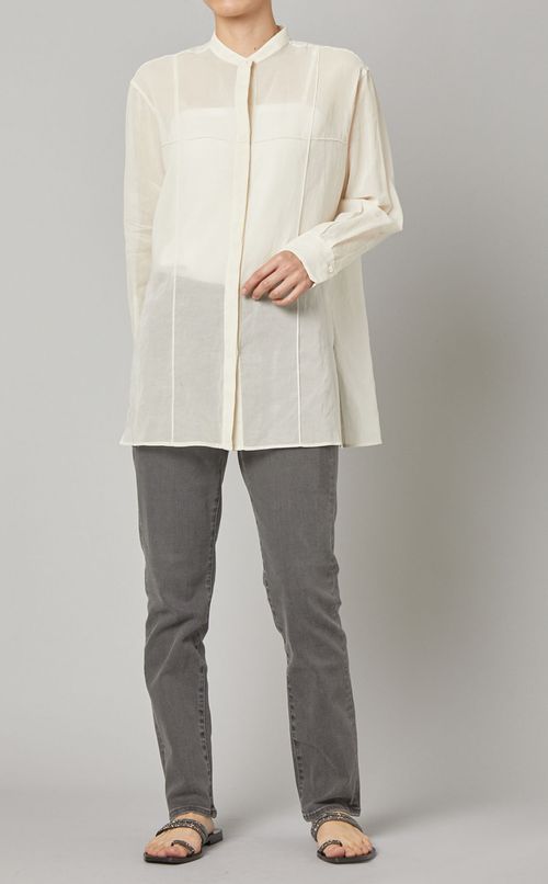 ノーカラーピンタックブラウス