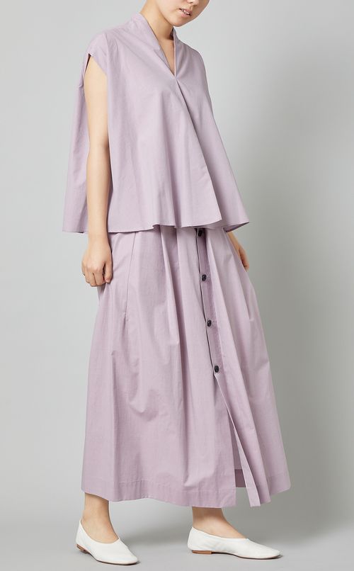 コットンVネックノースリーブブラウス