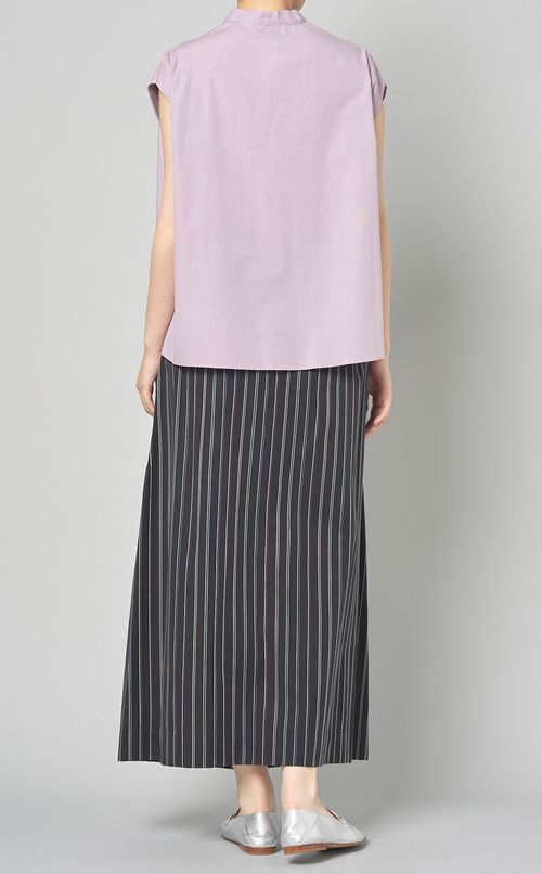 コットンVネックノースリーブブラウス