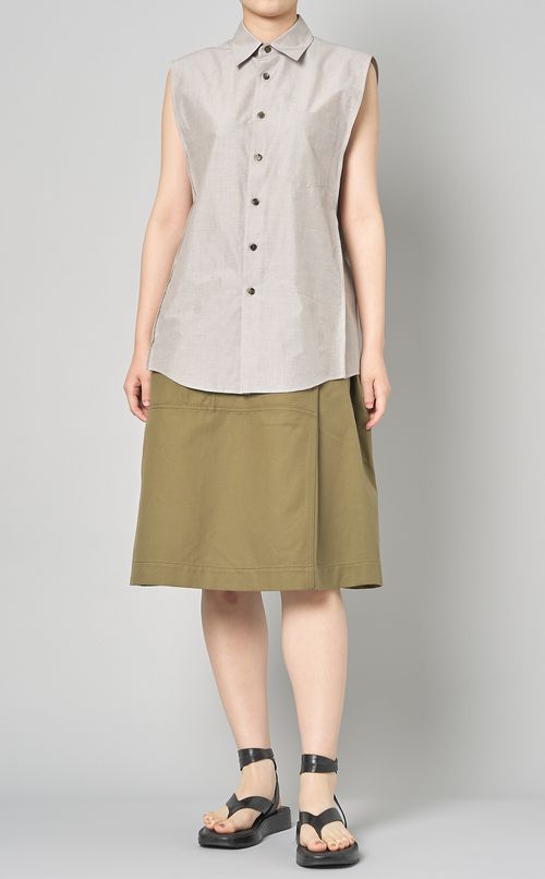 スリーブレスAラインブラウス