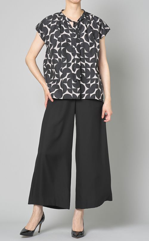 ワイドクロップドパンツ