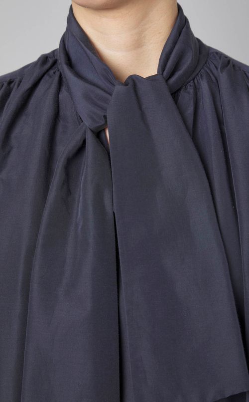 タフタボウタイギャザーシャツ