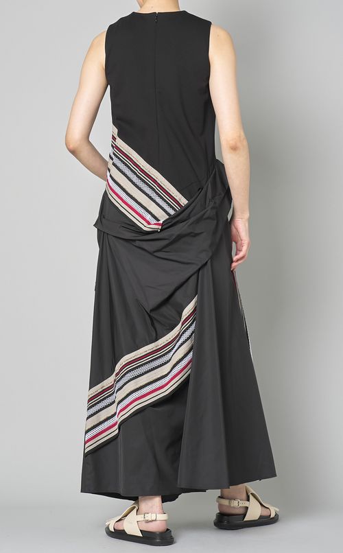 レースデザインスリーブレスワンピース