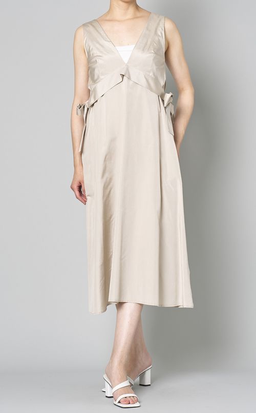 Vネックレイヤードロングワンピース