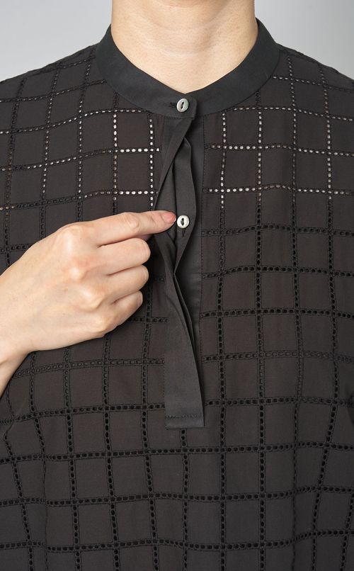 透かし織プルオーバーシャツ