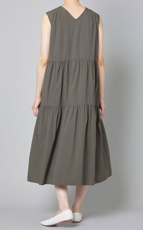 スリーブレスティアードワンピース