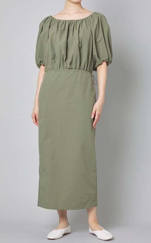 ギャザーオフショルダーワンピース