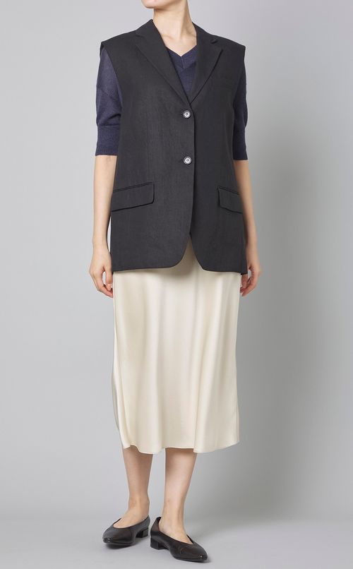 サテンミディスカート