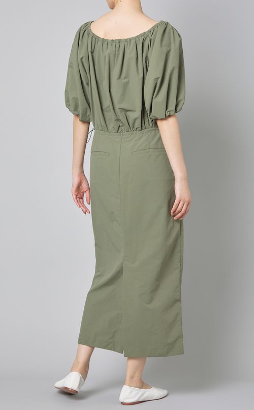 ギャザーオフショルダーワンピース