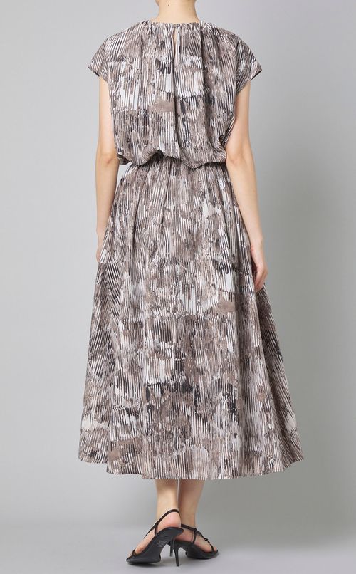 スリーブレスプリントギャザーワンピース