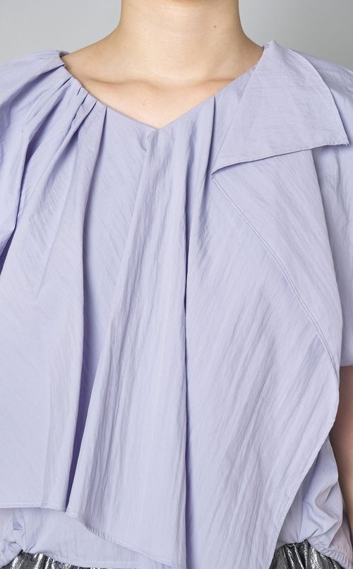 アシンメトリークロップドブラウス