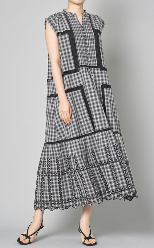 スカラップ刺繍ワンピース