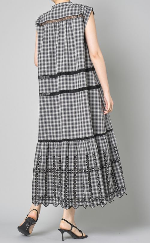 スカラップ刺繍ワンピース