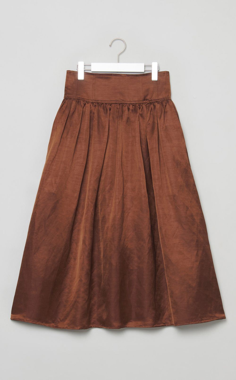 サテンボリュームスカート