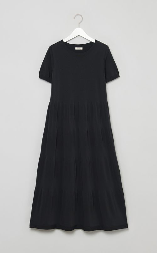 ハーフスリーブフレアワンピース