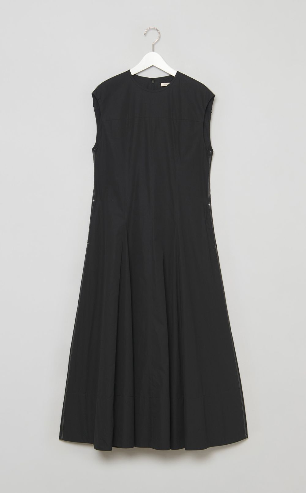 コットンヘムフレアドレス