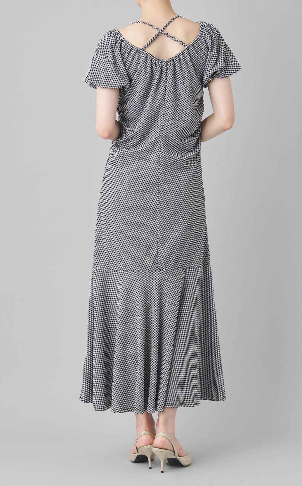 パフスリーブギャザーカットワンピース