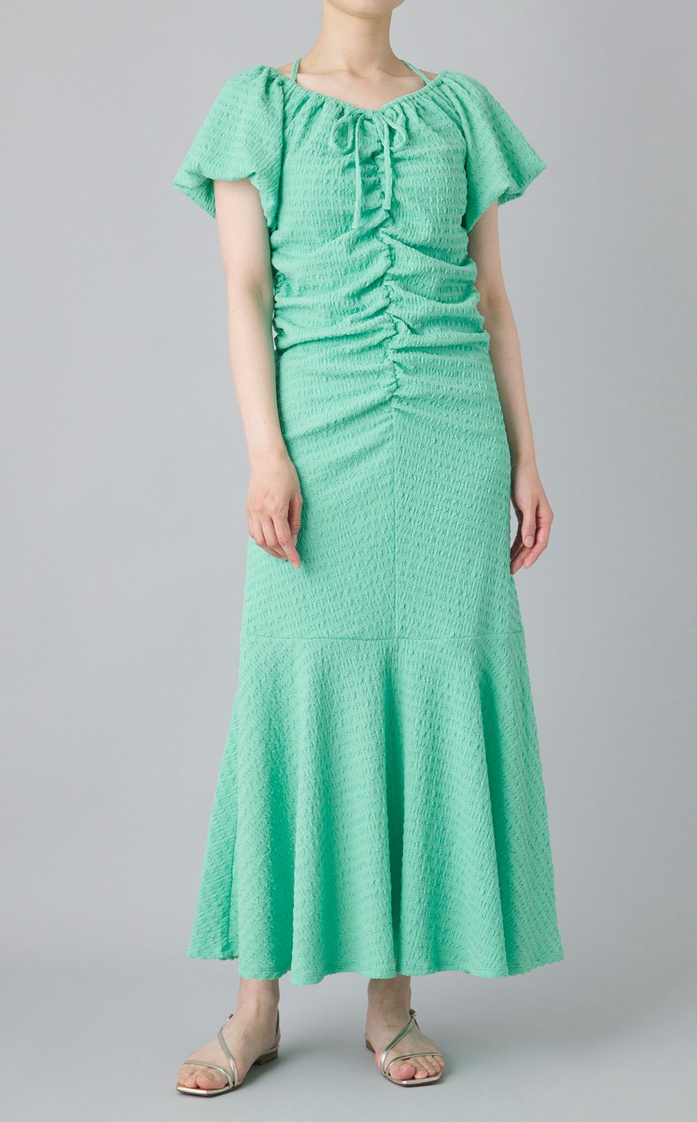 パフスリーブギャザーカットワンピース