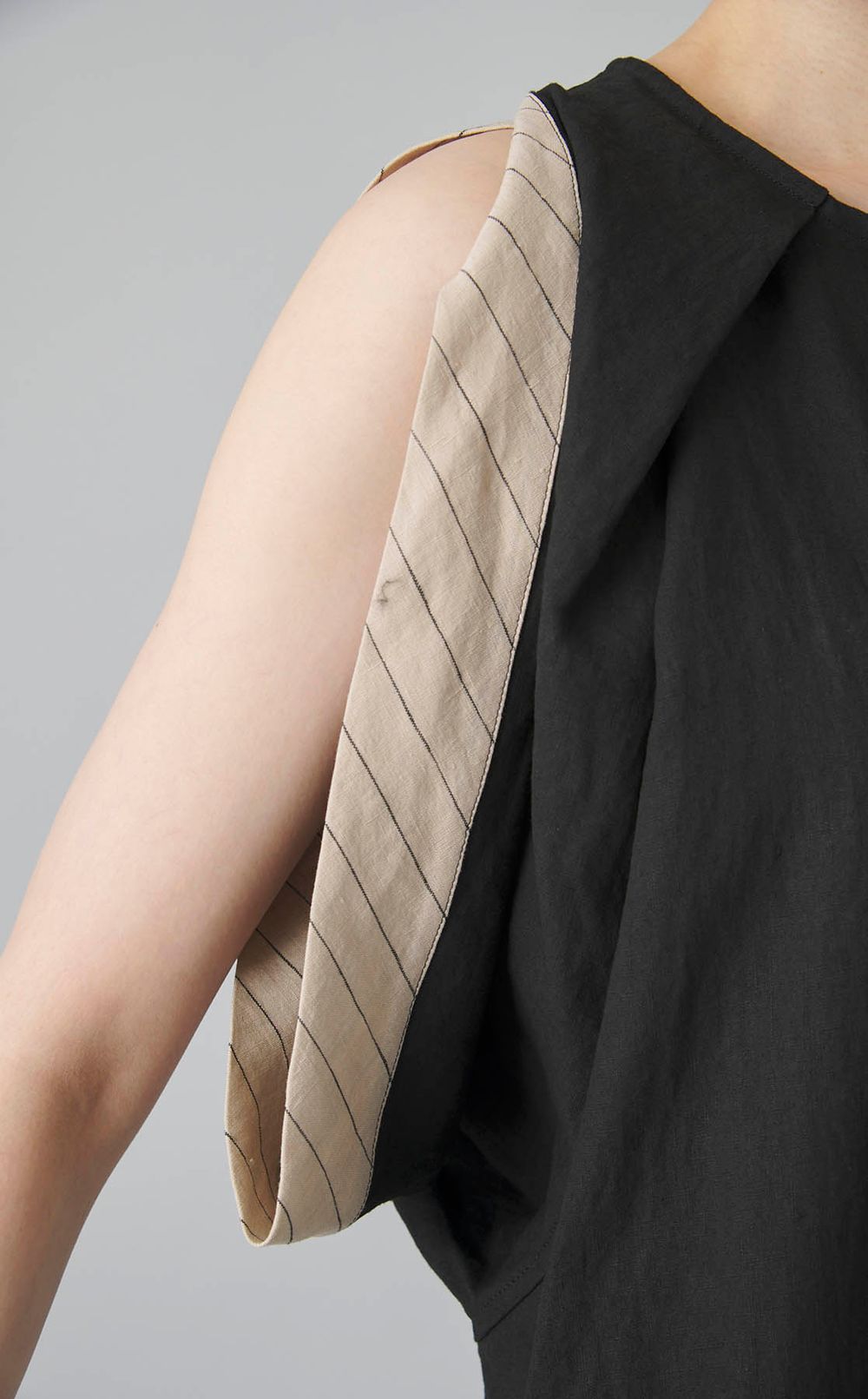 ダブルウェイジップリネンワンピース