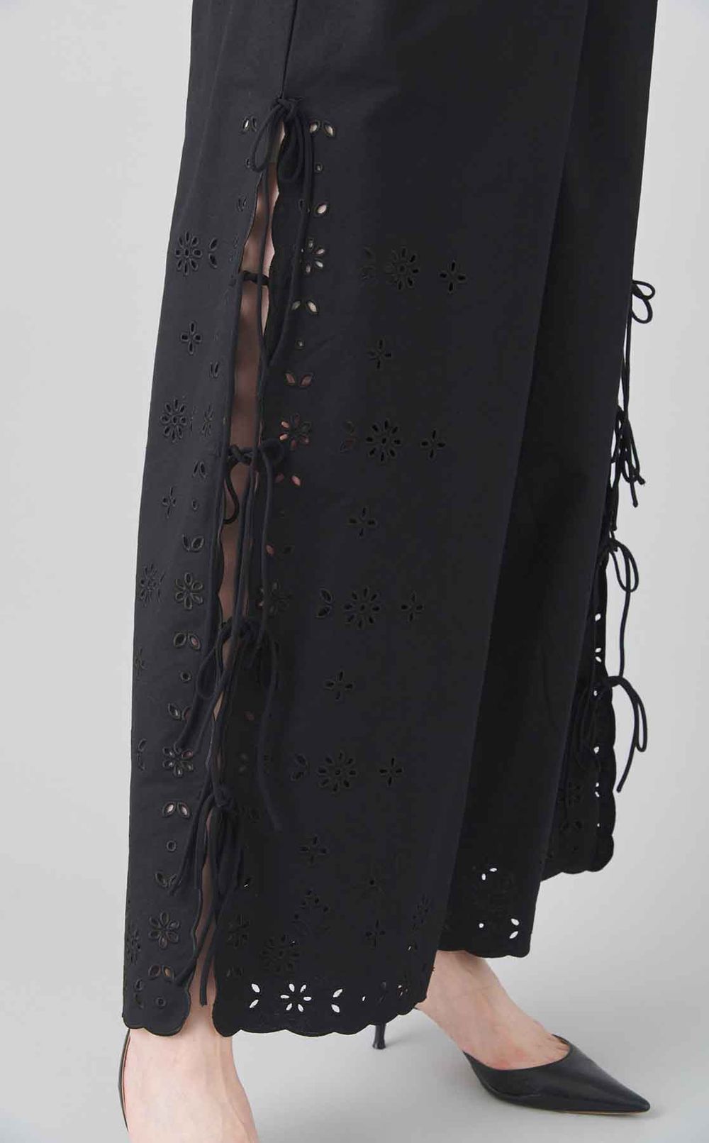 カットワークリボンパンツ