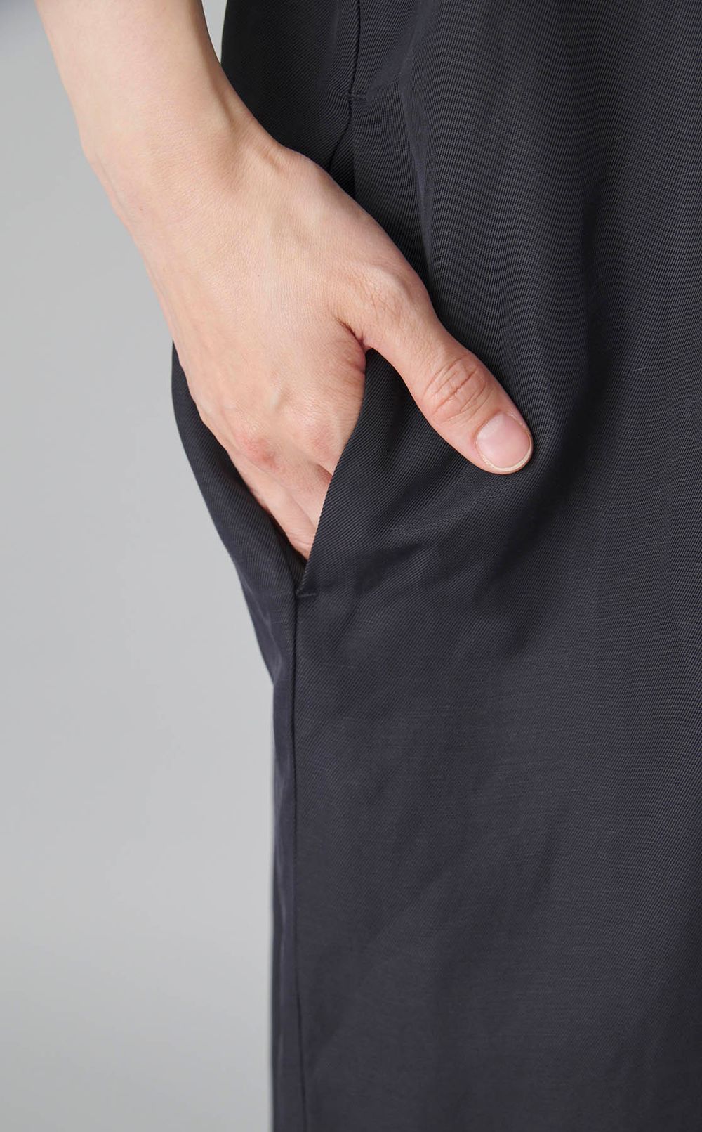 ヴィスコースリネンvネックワンピース