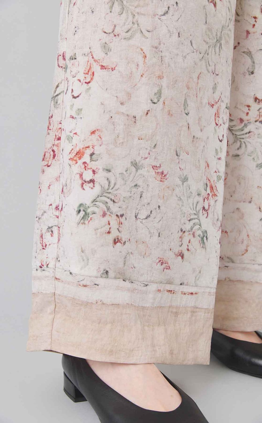 フラワープリントパンツ