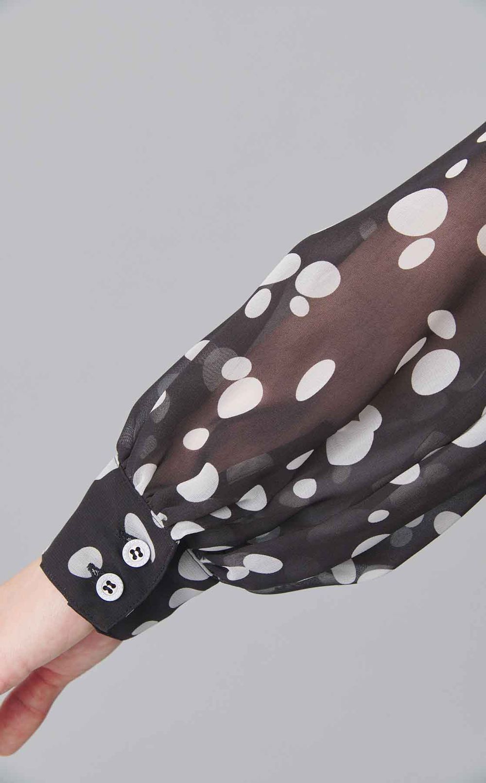 ウィンドブロードットボールブラウス