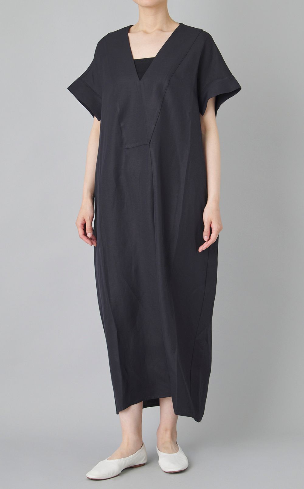 ヴィスコースリネンvネックワンピース