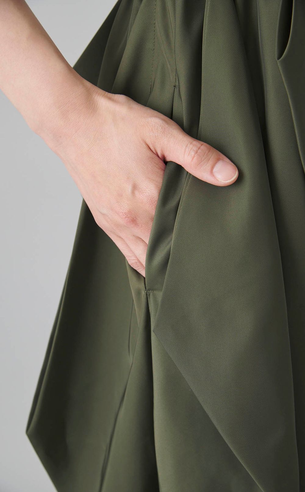 カーブラインタックワンピース