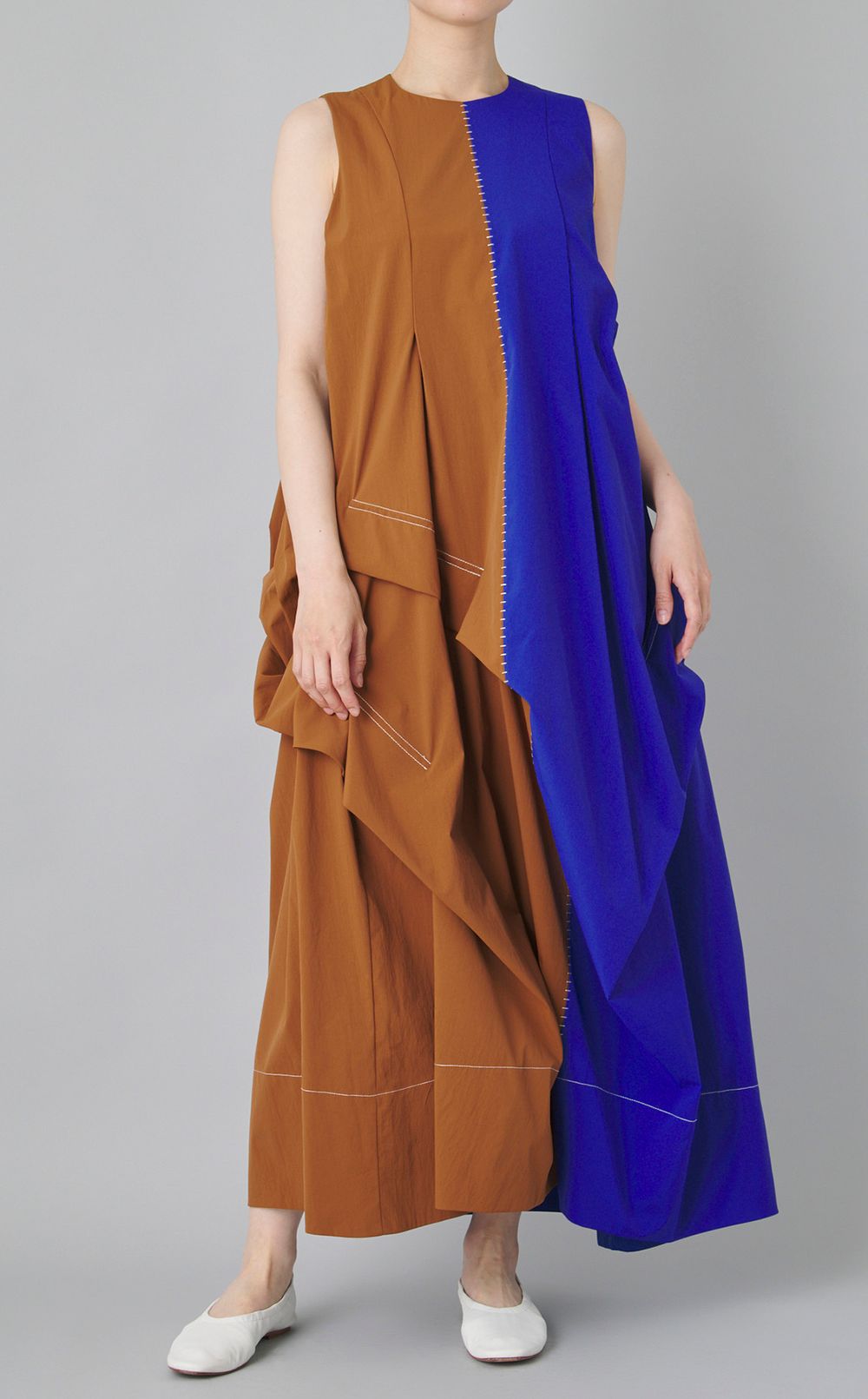 ステッチタックコクーンワンピース