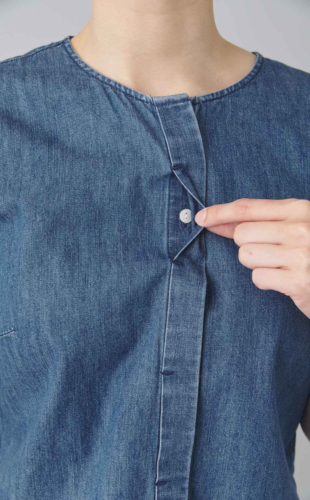 ライトデニムパフスリーブブラウス