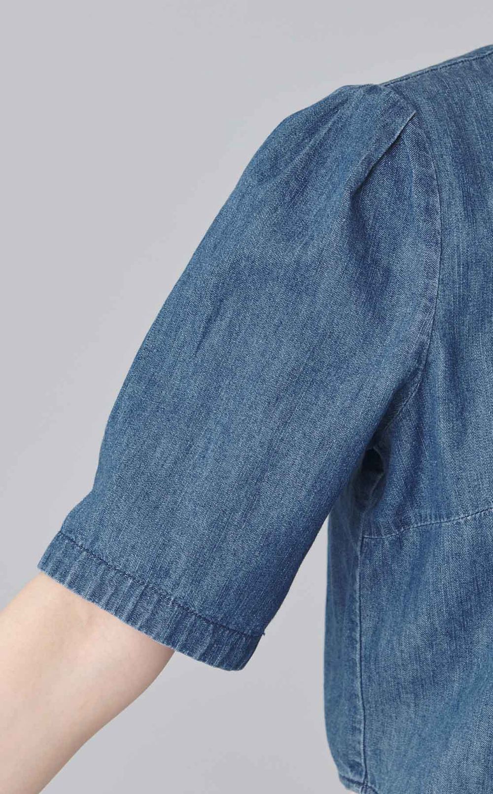 ライトデニムパフスリーブブラウス