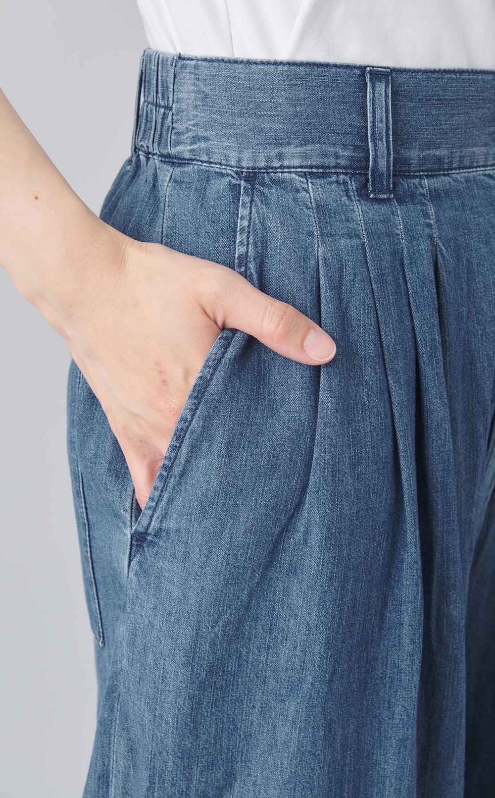 ライトデニムワイドパンツ