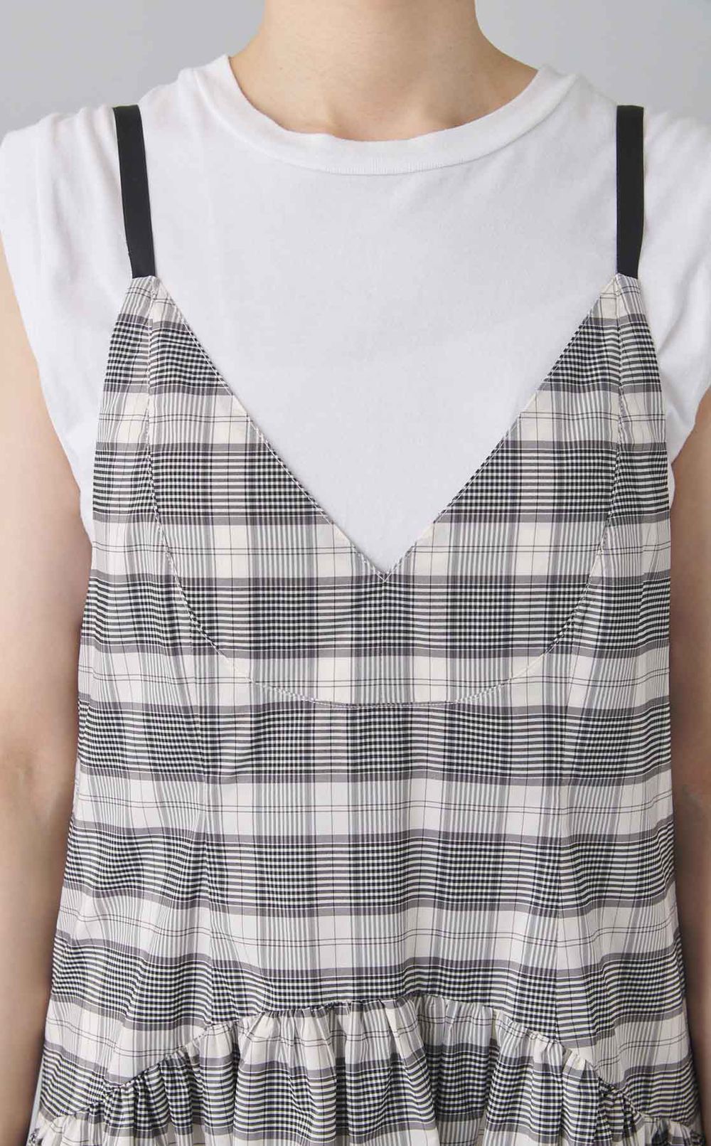 ティアードノースリーブワンピース