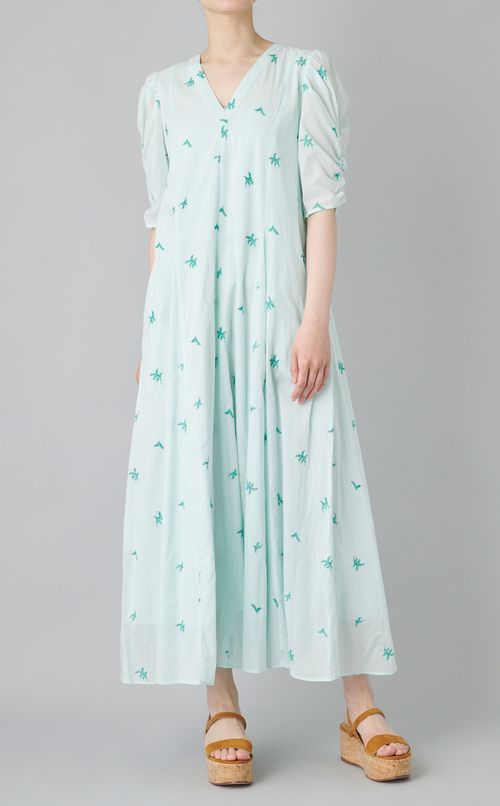 エンブロイダリーVネックワンピース