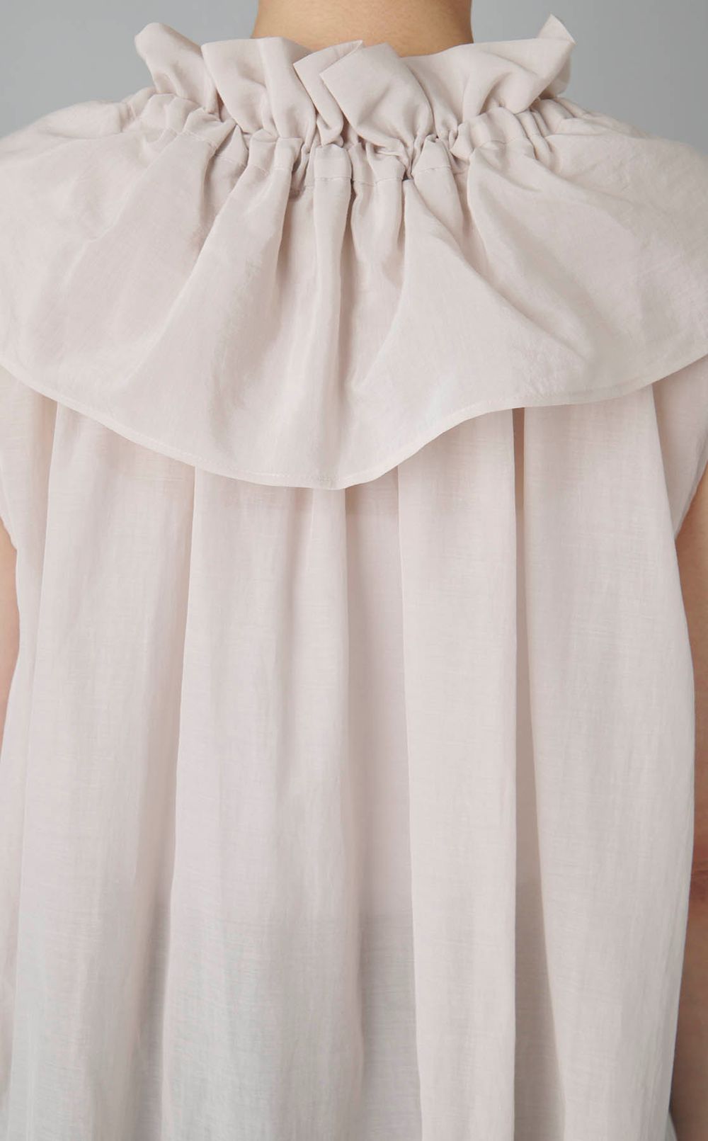 リボンタイフリルブラウス