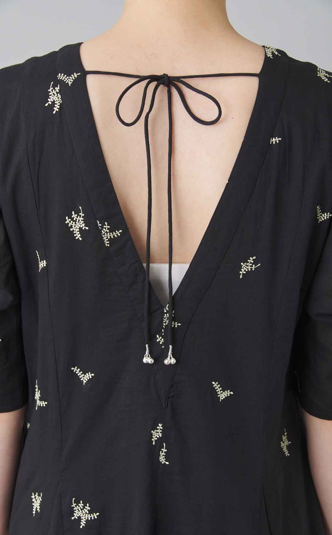 ne Quittez pas｜エンブロイダリーVネックワンピース