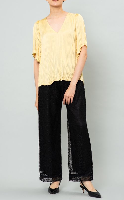 Vネックプルオーバーブラウス