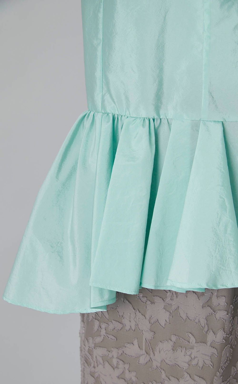 リボンパフスリーブブラウス