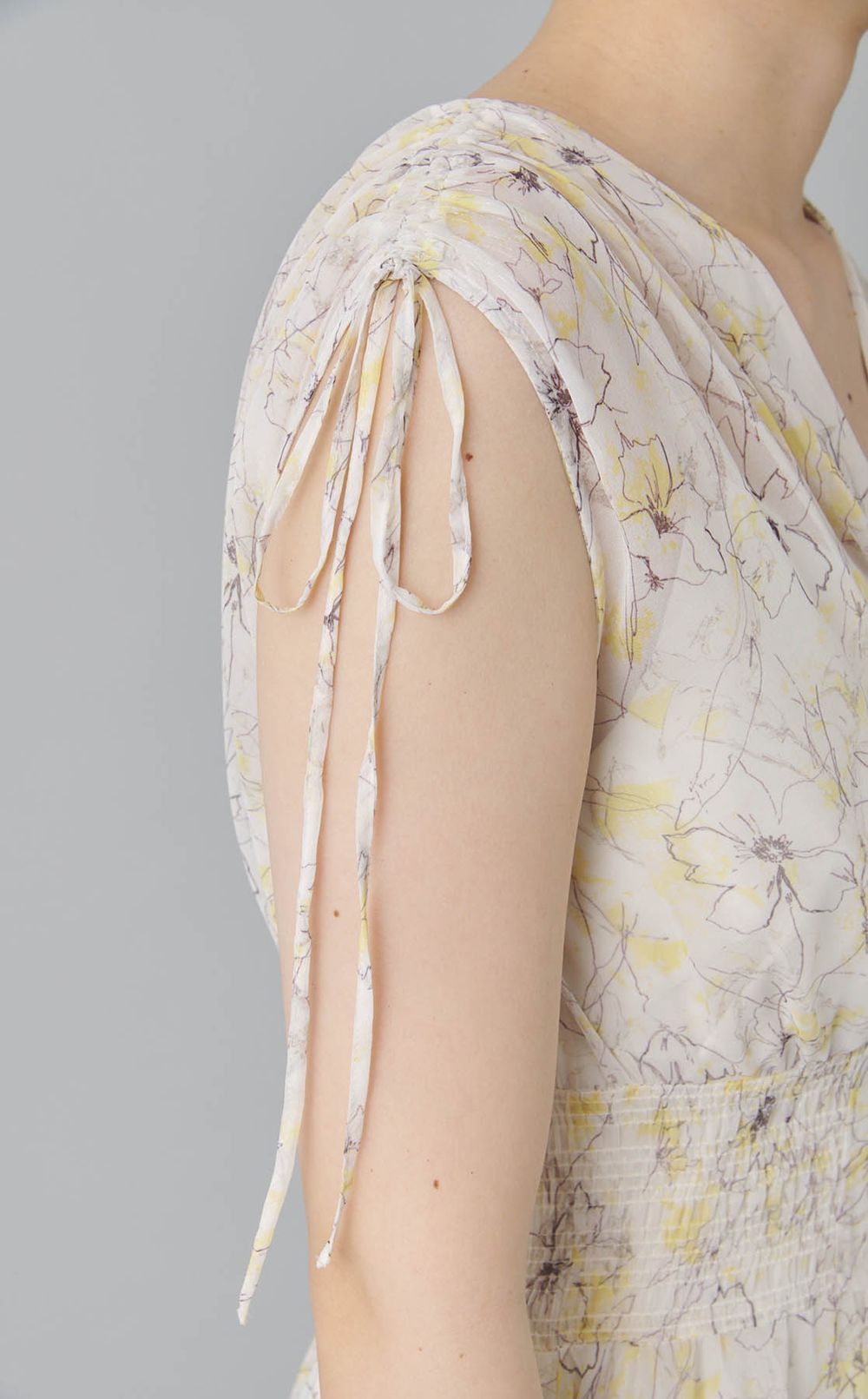 ラインフラワープリントワンピース