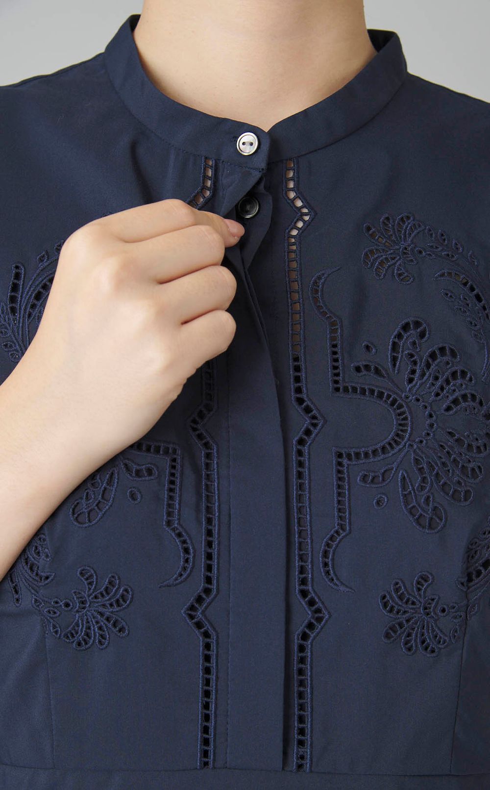 カットワークティアードワンピース