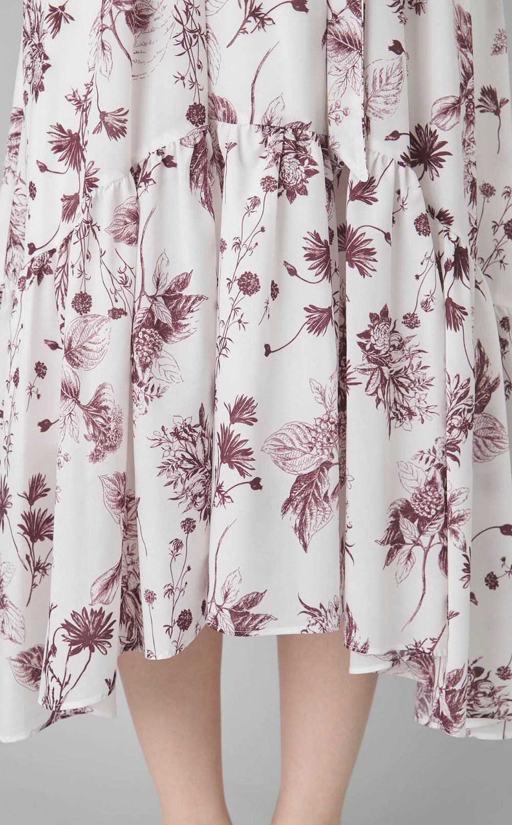 ホルターネックフラワーワンピース