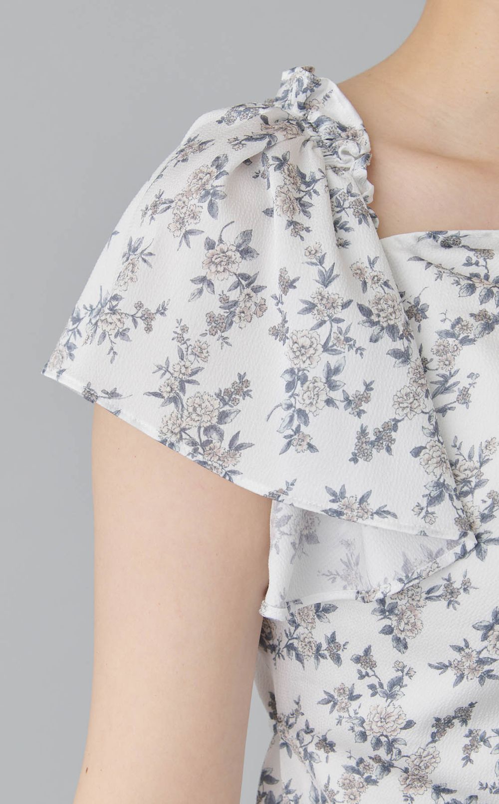フラワープリントギャザーブラウス