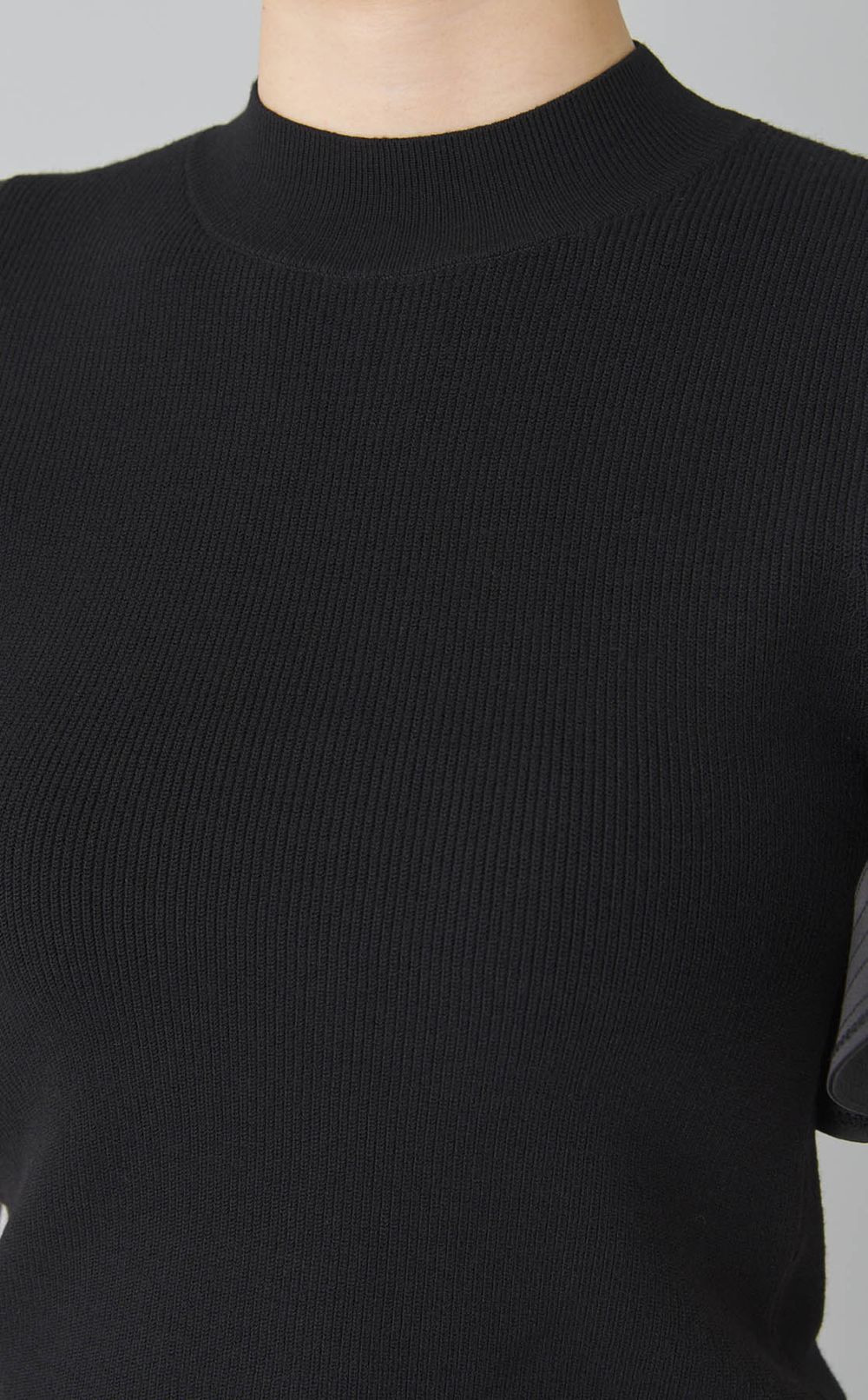 ラッフルブレードスリーブニット