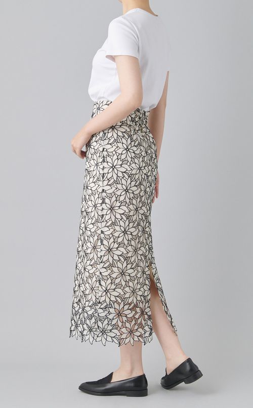 ラメレース Iラインスカート