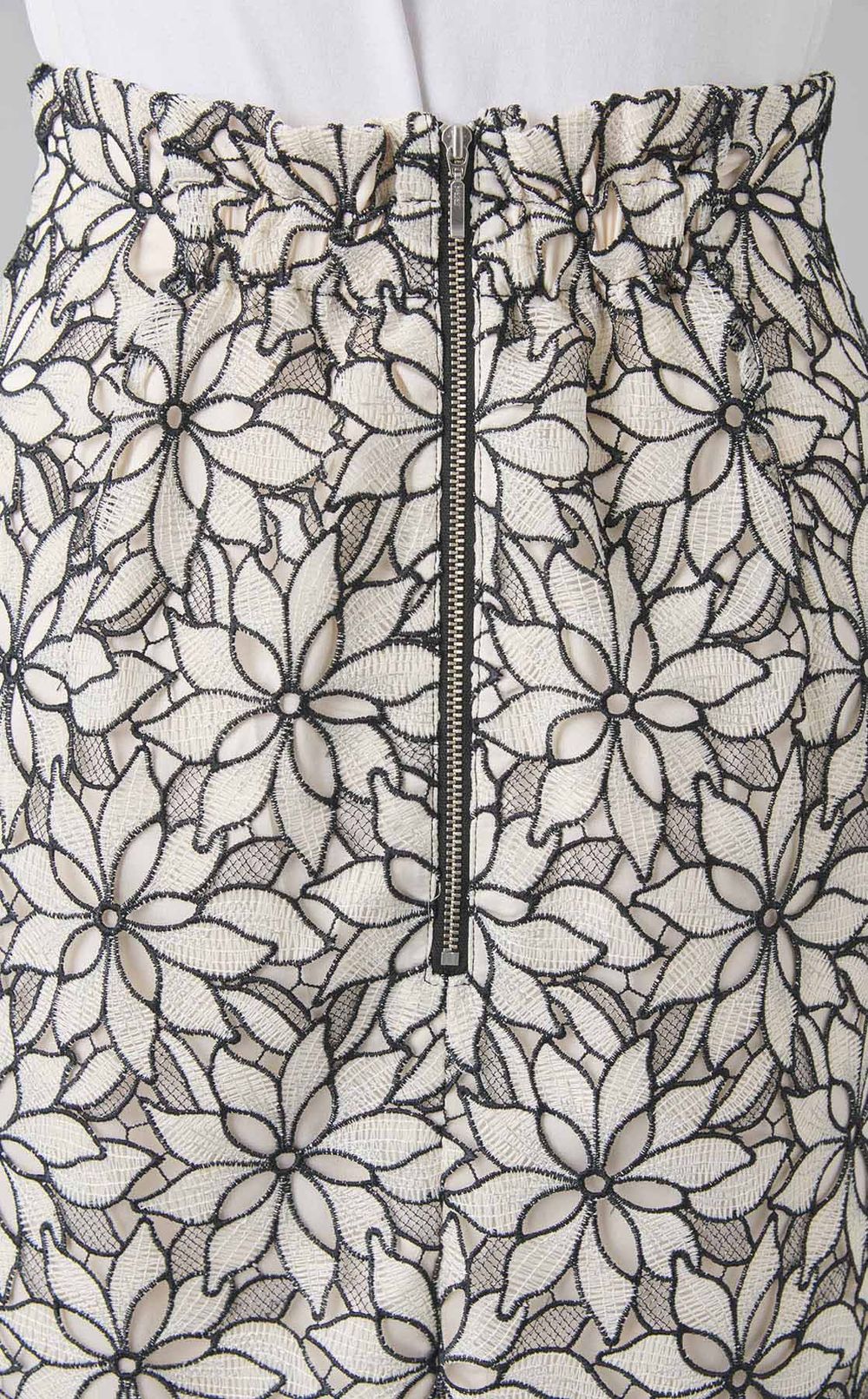 ラメレース Iラインスカート